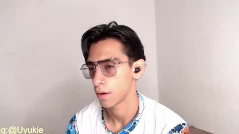 Snapshot of ash_v1 chatting on October 30, 2:02 am Ash online show from October 30, 2:02 am