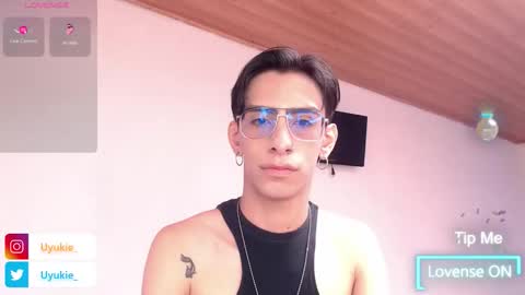 Ash online show from December 19, 4:26 pm