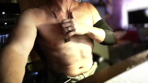 Snapshot of ashbyfulton chatting on October 14, 3:57 am ashbyfulton online show from October 14, 3:57 am