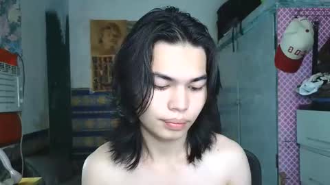 asian_babyboi online show from March 9, 5:45 am
