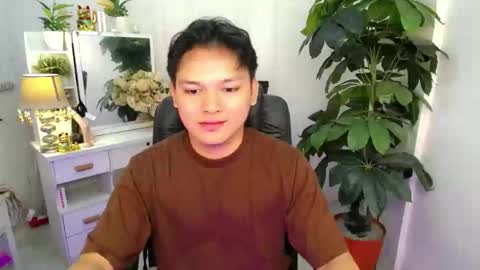 asian_handsomexx online show from November 5, 12:29 pm