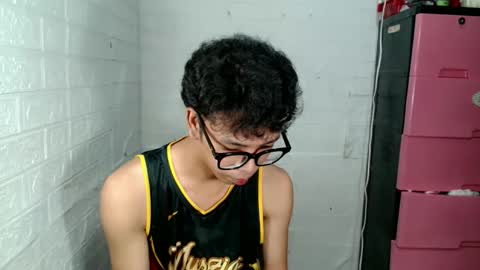 EIZE online show from March 9, 5:07 pm