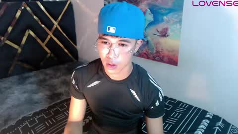 asiancum_peter online show from April 14, 2:22 am