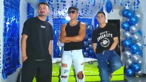 THOMAS AND DAMIAND online show from January 20, 12:15 am