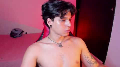 asmodeuszz online show from May 6, 12:33 am