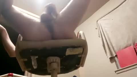 Snapshot of assholeslut9000 chatting on January 18, 12:28 am Tell me spread and Ill spread online show from January 18, 12:28 am