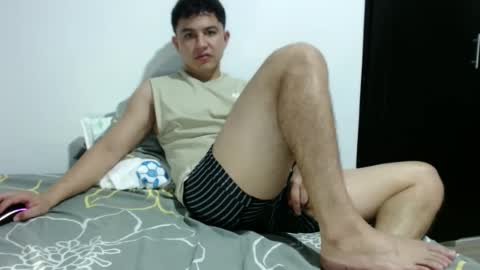 Snapshot of athleticboy2026 chatting on September 13, 1:17 am Robin online show from September 13, 1:17 am