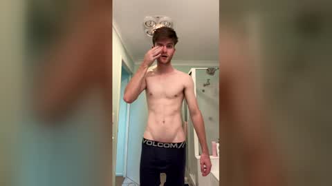aussieboyethan online show from April 1, 4:58 am