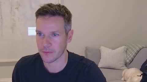 aussiesurfer0000 online show from May 12, 4:32 am