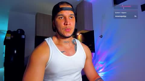 A online show from March 28, 11:27 pm