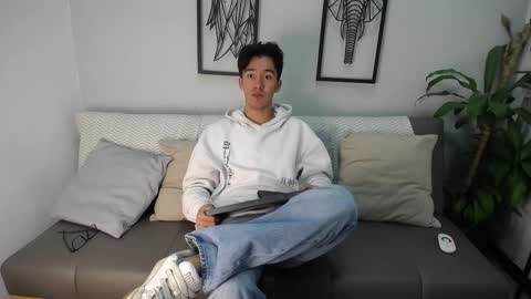 austinreeds online show from November 18, 3:05 pm