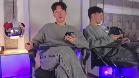 austinreeds online show from April 1, 12:51 pm