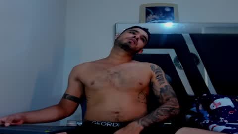 AustinTorres  online show from December 5, 2:31 am