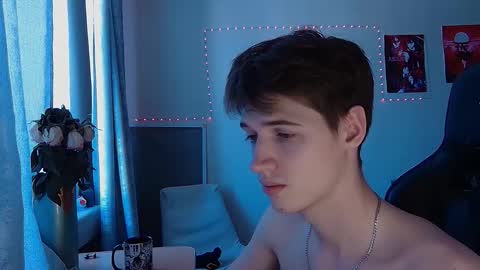 axel_0ne online show from February 7, 7:48 am