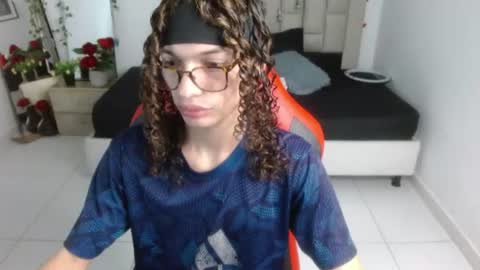 Axel online show from June 11, 12:32 am