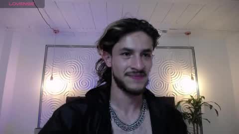 Axel  online show from May 2, 9:17 pm