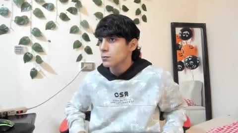 axel_rosse2 online show from November 3, 11:50 pm