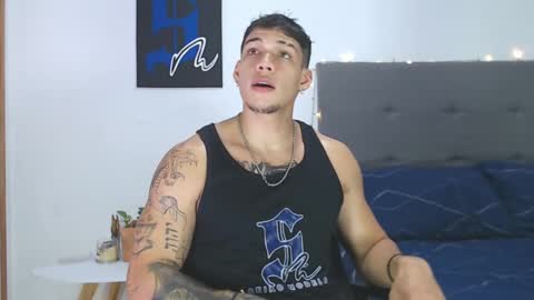 INDEPENDENT MODEL  online show from January 13, 4:50 am