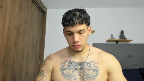 INDEPENDENT MODEL  online show from October 4, 1:43 am