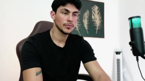 axelblack7 online show from June 26, 10:34 pm