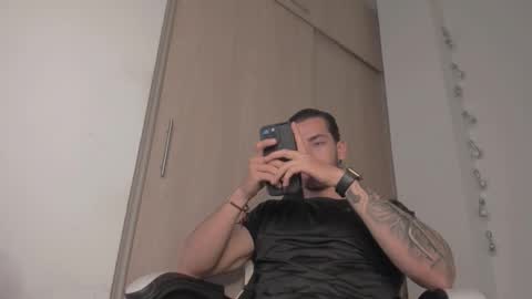 axelblaze_1 online show from March 27, 12:17 pm