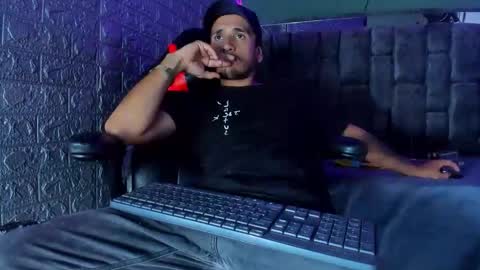 Axell Cross2 online show from October 15, 11:01 pm