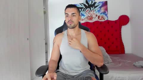 Axel online show from October 11, 1:15 pm