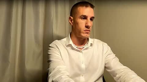 Axl online show from September 15, 11:28 pm