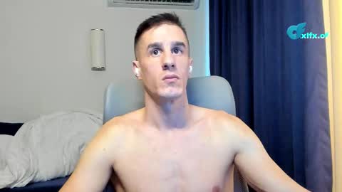 Axl online show from February 7, 4:30 am