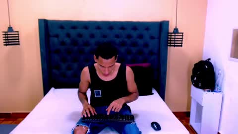 Aylen  online show from March 9, 8:29 am