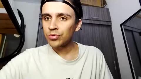 Dani  online show from November 12, 9:30 pm