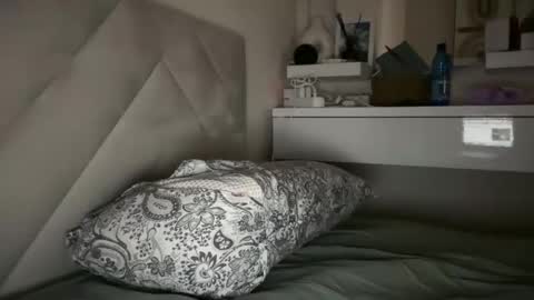 bagvag0 online show from April 4, 12:57 pm