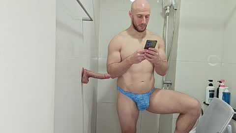 Snapshot of baldyboyy chatting on October 23, 3:54 am baldyboyy online show from October 23, 3:54 am