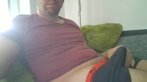 Snapshot of bangboom88 chatting on February 9, 1:35 pm Mark online show from February 9, 1:35 pm