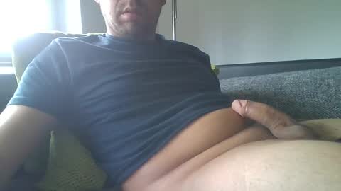 Snapshot of bangboom88 chatting on January 31, 1:12 pm Mark online show from January 31, 1:12 pm