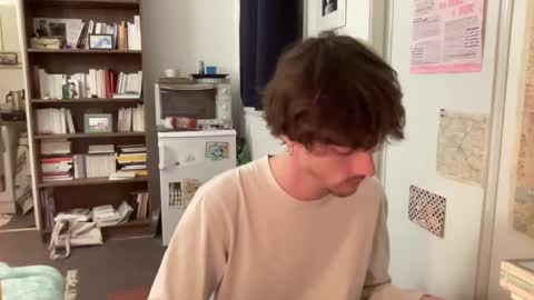 Snapshot of baptisteriviere chatting on February 2, 10:17 pm baptisteriviere online show from February 2, 10:17 pm