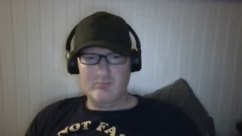 Snapshot of bartender_blue_eyes chatting on December 22, 5:12 am Bartender Blue online show from December 22, 5:12 am