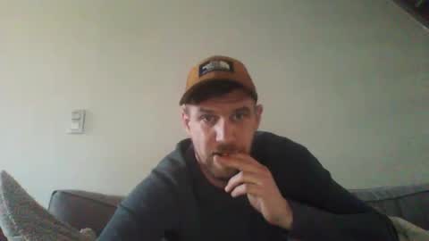 basteleus1 online show from March 18, 3:59 pm