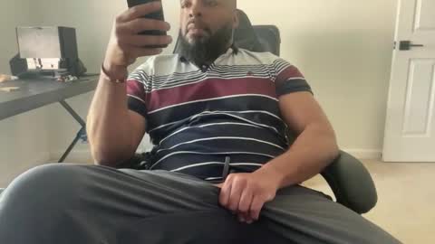 Zaddy online show from April 6, 10:10 pm