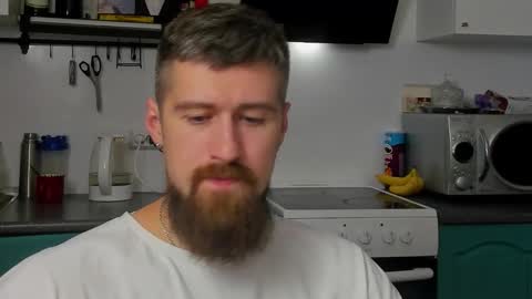 Snapshot of bearded_legend chatting on October 2, 10:14 pm Zeus online show from October 2, 10:14 pm