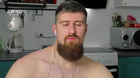 Snapshot of bearded_legend chatting on March 12, 11:12 pm Zeus online show from March 12, 11:12 pm