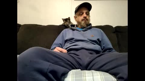 Snapshot of bearded_woodsman chatting on December 4, 4:54 am bearded_woodsman online show from December 4, 4:54 am