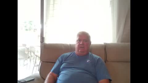 Just Me Nothing More or Less online show from October 3, 6:13 pm