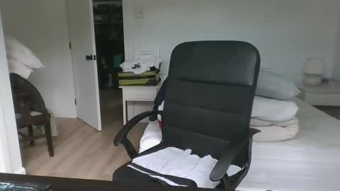 bellequeue19758 online show from May 31, 11:00 am