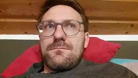 Snapshot of ben00189 chatting on October 8, 6:34 pm ben00189 online show from October 8, 6:34 pm