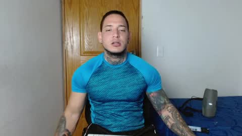 Snapshot of benjamin_isaac chatting on December 18, 12:10 am benjamin_isaac online show from December 18, 12:10 am