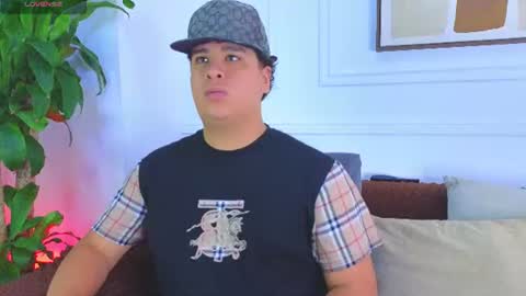 bennett_alejoo online show from July 17, 6:58 pm