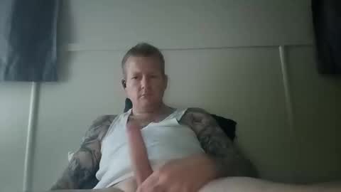 bennyinbrissy online show from February 14, 9:59 am