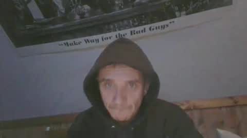 Snapshot of bennymn chatting on January 12, 7:11 am benny and innocentvixon online show from January 12, 7:11 am