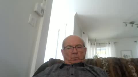 bernard1102 online show from June 17, 1:46 pm
